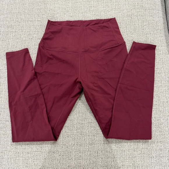 NWOT Tavi High Waisted 7/8 Tight Deep Pink Burgundy Leggings with Subtle Pattern - Picture 2 of 4